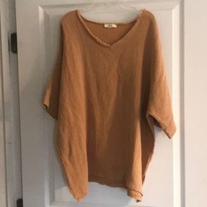 EUC Easel short sleeve tunic top